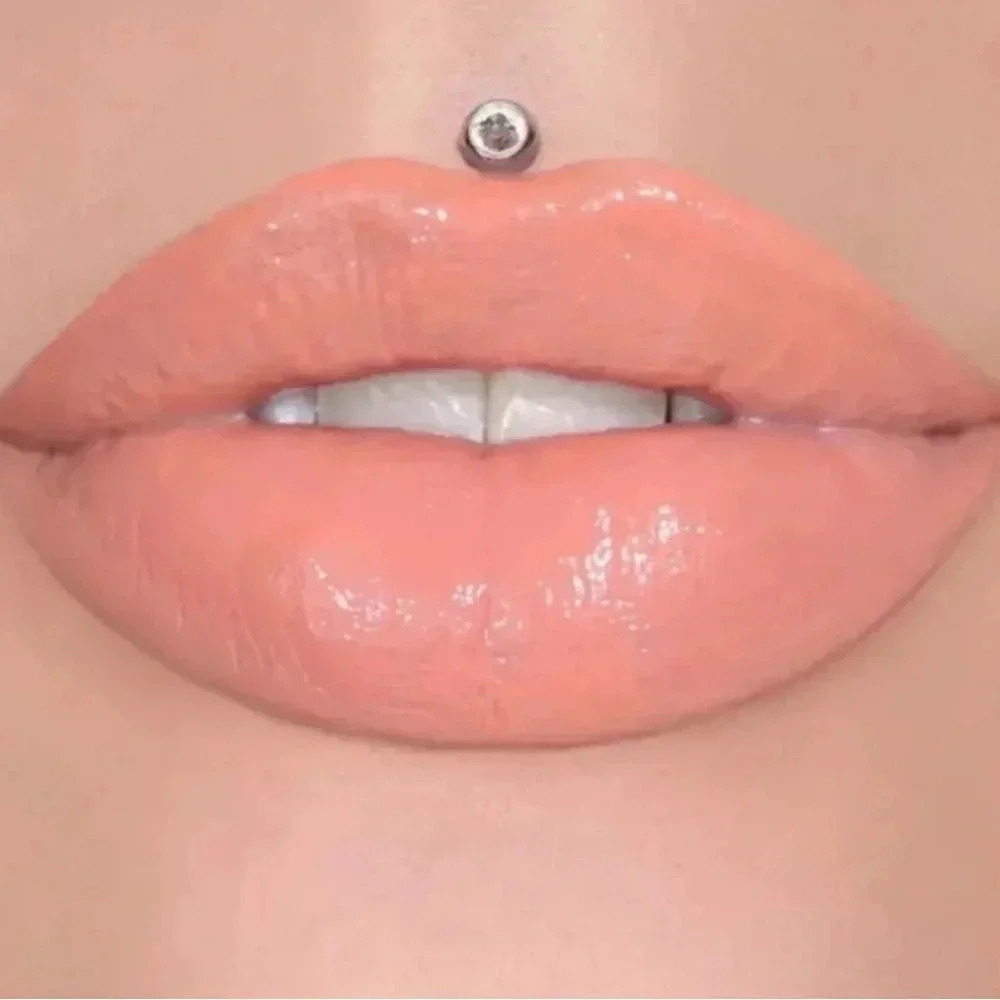 Jeffree Star Supreme Gloss Nude/Entwined NIB
